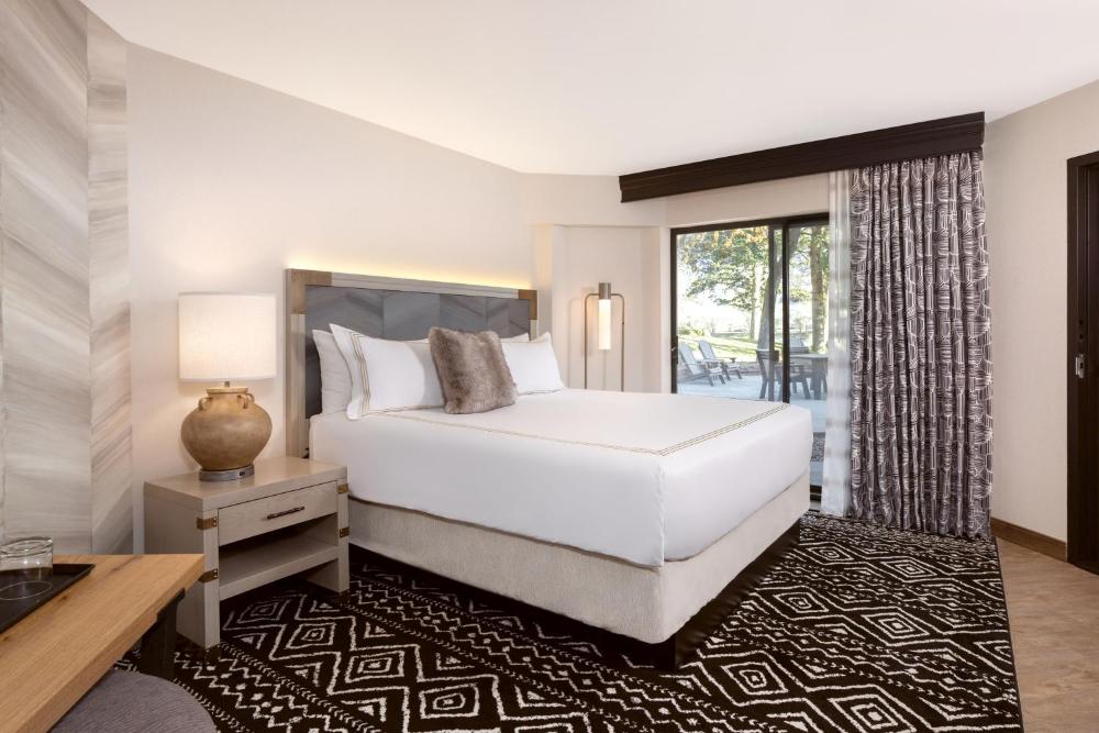 Lodge: Mobility Accessible King interior